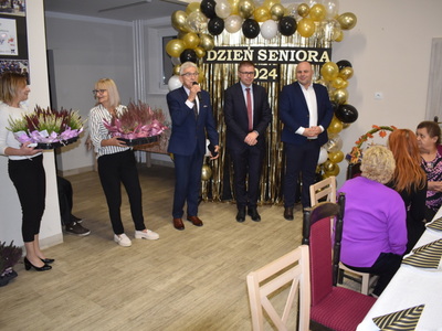 Dzień Seniora w Żubrowie z zespołem Romani Dance. 