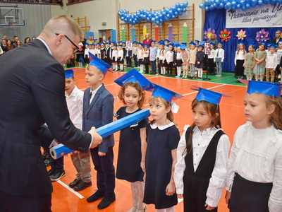 Mianowani na uczniów Szkoły Podstawowej nr 1 im. Jana Pawła II w Sulęcinie. 