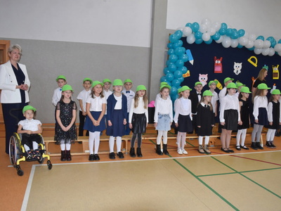 Ślubowanie uczniów klas pierwszych w Szkole Podstawowej nr 2 im. Polskich Olimpijczyków w Sulęcinie.