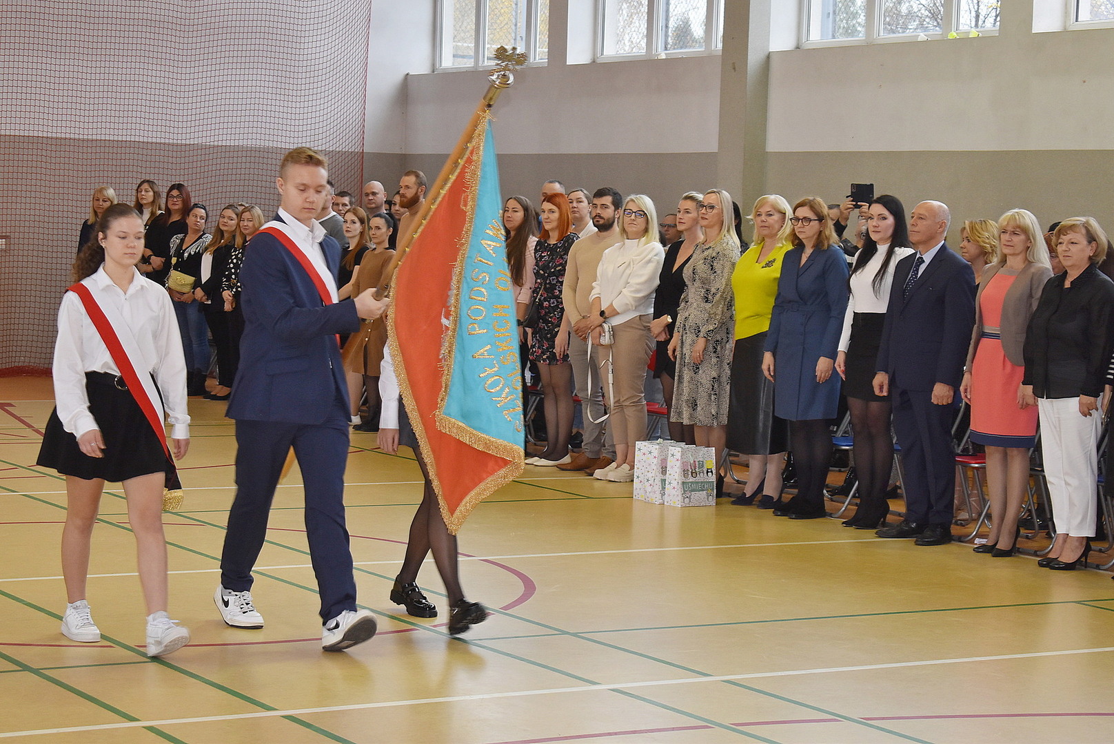 Ślubowanie uczniów klas pierwszych w Szkole Podstawowej nr 2 im. Polskich Olimpijczyków w Sulęcinie.