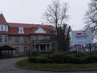 Dworek po renowacji widok wejścia