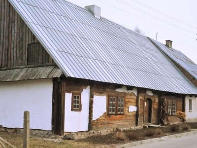 Alt="Zdjęcie przedstawia budynek dawnej Fabryki Fajek, widok od ulicy Fabrycznej. Zdjęcie: Katarzyna Płuciennik"
