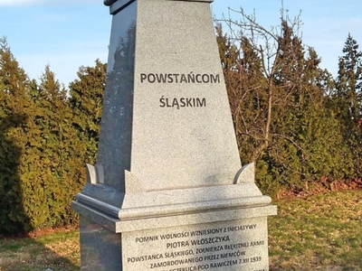 Alt="Zdjęcie przedstawia pomnik Powstańców Śląskich w Glinicy."