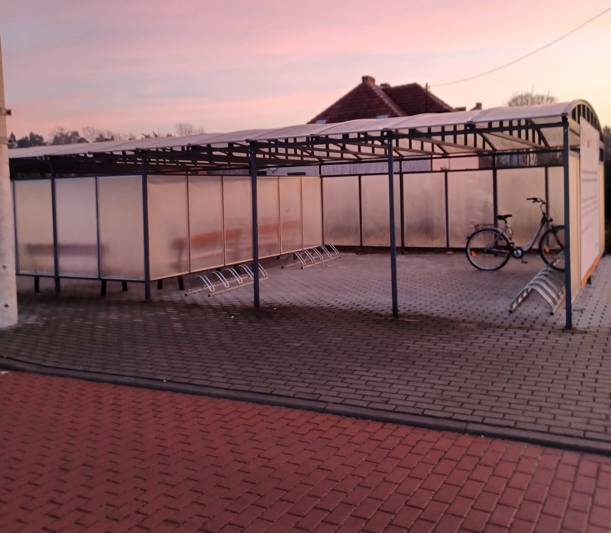 centrum_przesiadkowe_ciasna2.jpg [2884x2515]