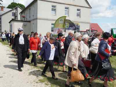 Alt="Zdjęcie przedstawia obchody Regionalnej Pielgrzymki Rolników do Sanktuarium Matki Bożej w Lubecku. Zdjęcia: udostępnione przez organizatora."