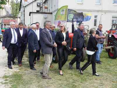 Alt="Zdjęcie przedstawia obchody Regionalnej Pielgrzymki Rolników do Sanktuarium Matki Bożej w Lubecku. Zdjęcia: udostępnione przez organizatora."