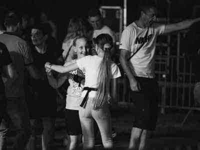 Alt="Zdjęcie przedstawia Dni Gminy Ciasna 2022 wraz z towarzyszącymi jej wydarzeniami - zabawa taneczna z DJ Phobia."