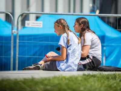 Alt="Zdjęcie przedstawia Dni Gminy Ciasna 2022 wraz z towarzyszącymi jej wydarzeniami - zajęcia deskorolkowe na skateparku."