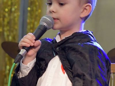 Alt="Zdjęcie przedstawia występy podczas Wielkiej Orkiestry Świątecznej Pomocy w Ciasnej. Zdjęcie: Radosław Gruca."