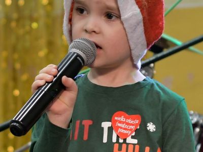 Alt="Zdjęcie przedstawia występy podczas Wielkiej Orkiestry Świątecznej Pomocy w Ciasnej. Zdjęcie: Radosław Gruca."