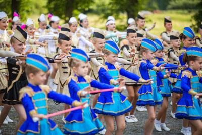 Alt="Zdjęcie przedstawia obchody Dni Gminy Ciasna 2023 wraz z Jublieuszem 20-lecia Mażoretek Copacabana."