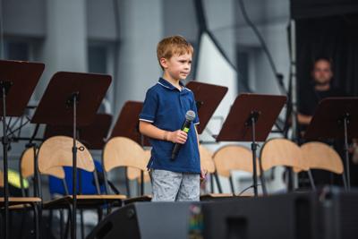 Alt="Zdjęcie przedstawia obchody Dni Gminy Ciasna 2023 wraz z Jublieuszem 20-lecia Mażoretek Copacabana."