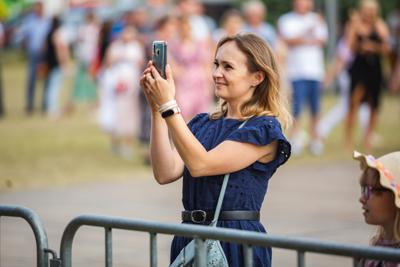 Alt="Zdjęcie przedstawia obchody Dni Gminy Ciasna 2023 wraz z Jublieuszem 20-lecia Mażoretek Copacabana."