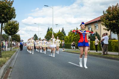 Alt="Zdjęcie przedstawia obchody Dni Gminy Ciasna 2023 wraz z Jublieuszem 20-lecia Mażoretek Copacabana."
