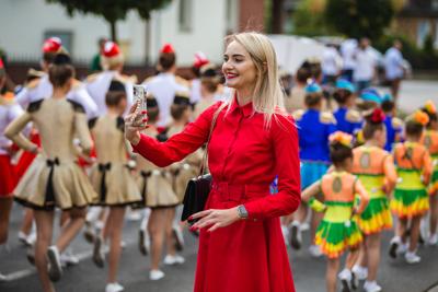 Alt="Zdjęcie przedstawia obchody Dni Gminy Ciasna 2023 wraz z Jublieuszem 20-lecia Mażoretek Copacabana."