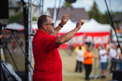 Alt="Zdjęcie przedstawia obchody Dni Gminy Ciasna 2023 wraz z Jublieuszem 20-lecia Mażoretek Copacabana."