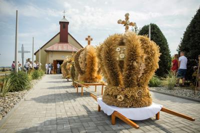 Alt=”Zdjęcie przedstawia obchody Dożynek Gminy Ciasna w Glinicy w dniu 1 września 2024 roku.”