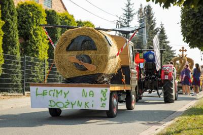 Alt=”Zdjęcie przedstawia obchody Dożynek Gminy Ciasna w Glinicy w dniu 1 września 2024 roku.”