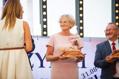 Alt=”Zdjęcie przedstawia obchody Dożynek Gminy Ciasna w Glinicy w dniu 1 września 2024 roku.”