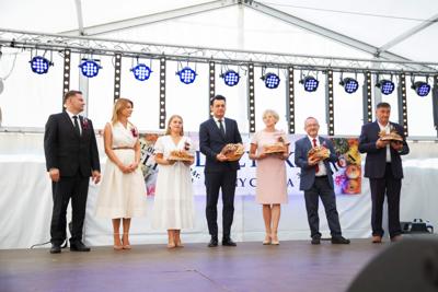 Alt=”Zdjęcie przedstawia obchody Dożynek Gminy Ciasna w Glinicy w dniu 1 września 2024 roku.”
