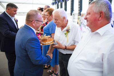 Alt=”Zdjęcie przedstawia obchody Dożynek Gminy Ciasna w Glinicy w dniu 1 września 2024 roku.”