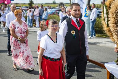 Alt="Zdjęcie przedstawia obchody Dożynek Gminy Ciasna w Wędzinie, które odbyły się 24 sierpnia 2025 roku."