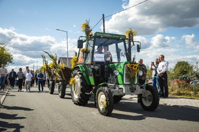 Alt="Zdjęcie przedstawia obchody Dożynek Gminy Ciasna w Wędzinie, które odbyły się 24 sierpnia 2025 roku."