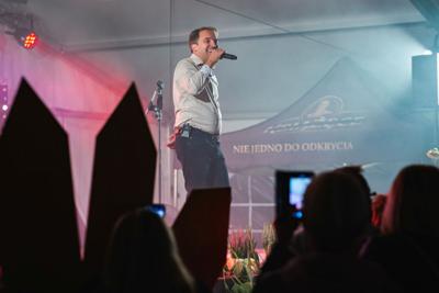 Alt="Zdjęcie przedstawia obchody Dożynek Gminy Ciasna w Wędzinie, które odbyły się 24 sierpnia 2025 roku."