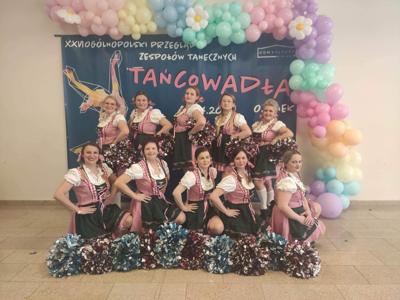 Alt="Zdjęcie przedstawia Zespół Tańca Mażoretkowego "Copacabana" w czasie sezonu konkursowego 2023r."