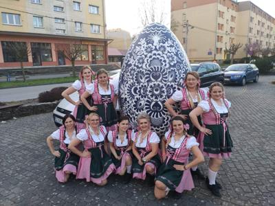 Alt="Zdjęcie przedstawia Zespół Tańca Mażoretkowego "Copacabana" w czasie sezonu konkursowego 2023r."