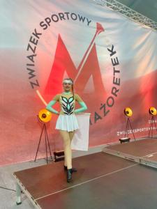 Alt="Zespół Tańca Mażoretkowego "Copacabana" Ciasna podczas Mistrzostw Mażoretek w Dąbrowie Górniczej."