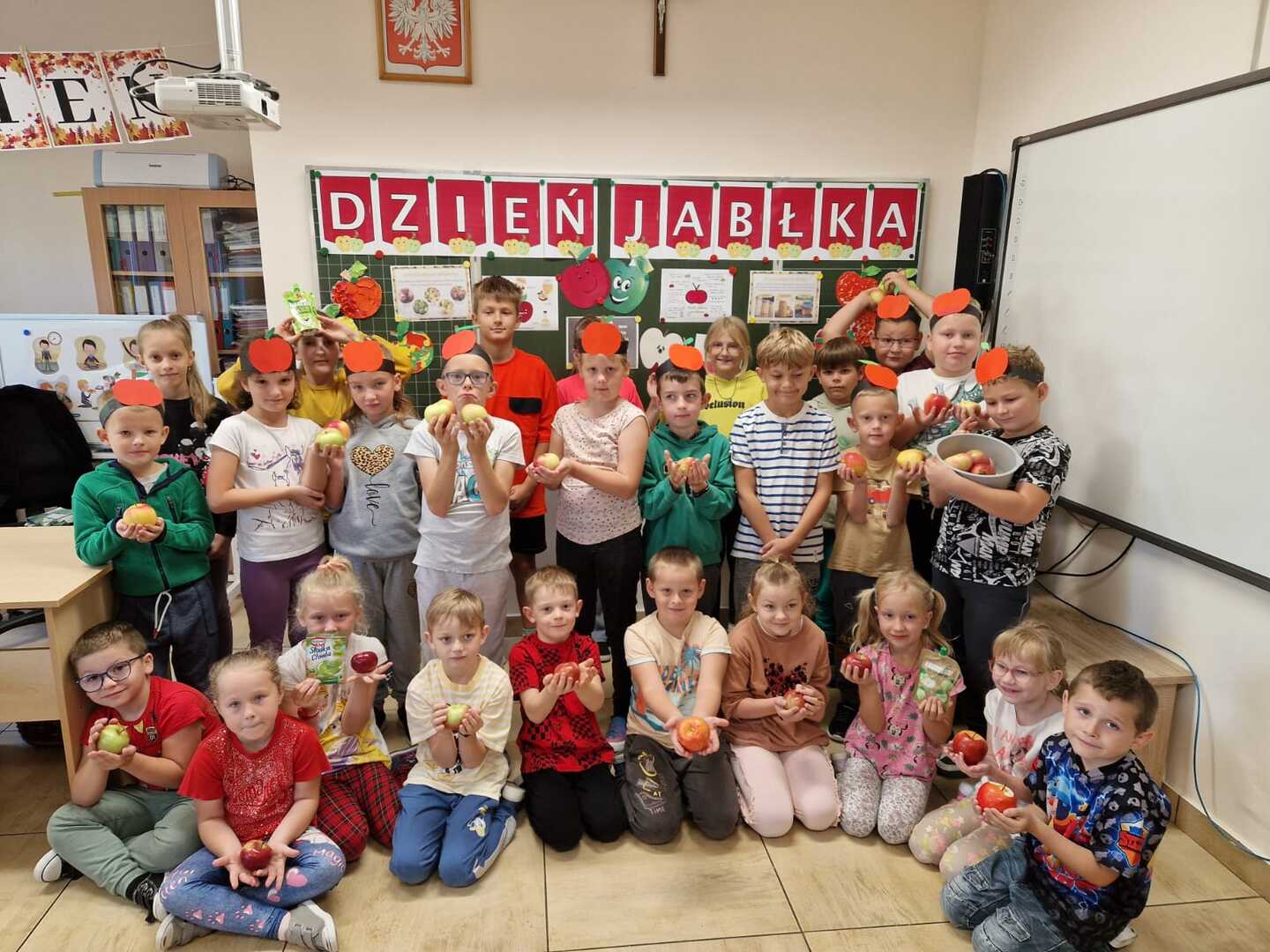 Alt="Zdjęcie przedstawia uczniów Szkoły Podstawowej w Zborowskiem."