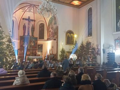 Alt="Zdjęcie przedstawia koncert pt. "Koncert Kolęd" który odbył się w Sierakowie Śląskim, 2025r."
