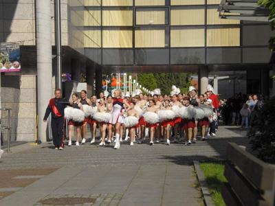 Alt="Zdjęcie przestawia obchody Jubileuszu Kleszczowskiej Orkiestry Dętej. Gminę Ciasna reprezentowała  Mała Orkiestra Dęta."
