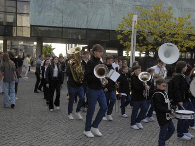 Alt="Zdjęcie przestawia obchody Jubileuszu Kleszczowskiej Orkiestry Dętej. Gminę Ciasna reprezentowała  Mała Orkiestra Dęta."