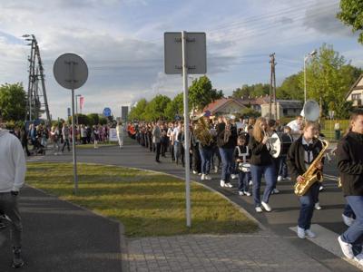 Alt="Zdjęcie przestawia obchody Jubileuszu Kleszczowskiej Orkiestry Dętej. Gminę Ciasna reprezentowała  Mała Orkiestra Dęta."