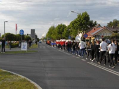 Alt="Zdjęcie przestawia obchody Jubileuszu Kleszczowskiej Orkiestry Dętej. Gminę Ciasna reprezentowała  Mała Orkiestra Dęta."