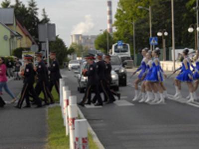 Alt="Zdjęcie przestawia obchody Jubileuszu Kleszczowskiej Orkiestry Dętej. Gminę Ciasna reprezentowała  Mała Orkiestra Dęta."