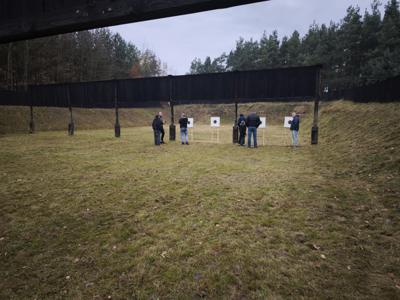 Alt="Zdjęcie przedstawia zawody strzeleckie z okazji Dnia Niepodległości."