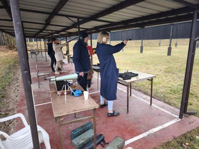 Alt="Zdjęcie przedstawia zawody strzeleckie z okazji Dnia Niepodległości."