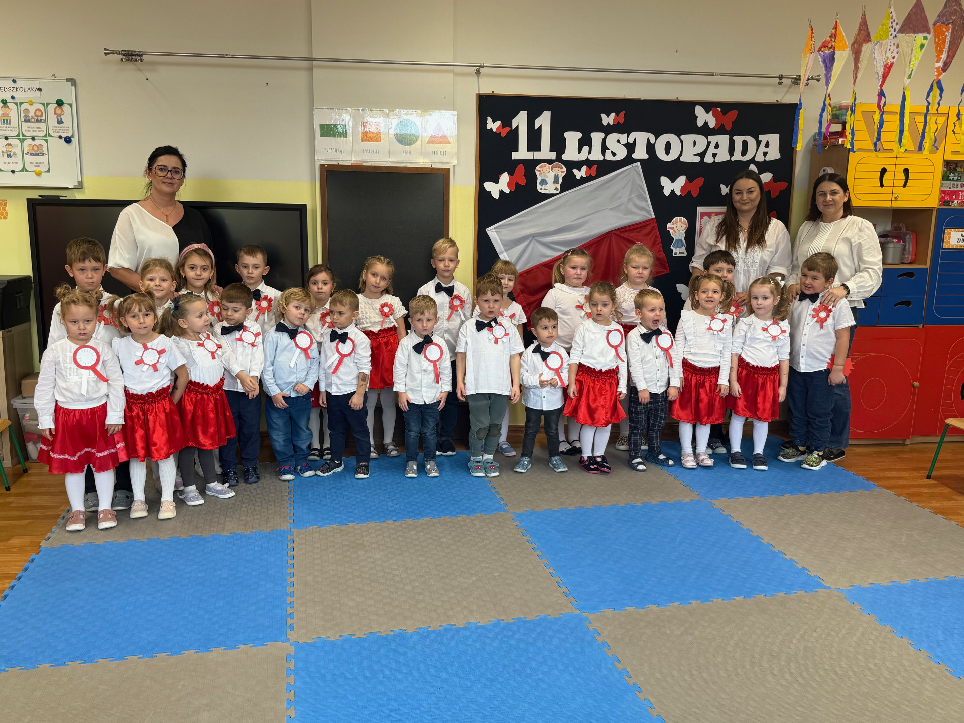 Alt="Zdjecie przedstawia Akademię z okazji Święta Niepodległości w Glinicy."