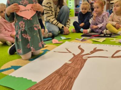 Alt="Zdjecie przedstawia Dzień Relacji w przedszkolu w Ciasnej."