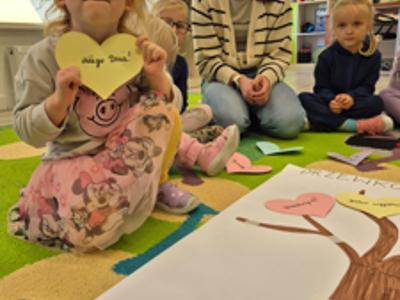 Alt="Zdjecie przedstawia Dzień Relacji w przedszkolu w Ciasnej."