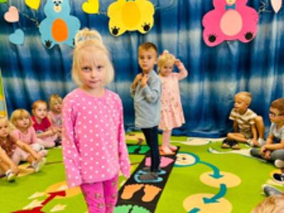 Alt:"Zdjęcie przedstawia Dzień Przedszkolaka w przedszkolu w Ciasnej."