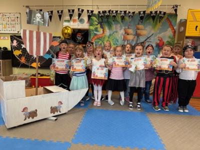 Alt:"Zdjęcie przedstawia Piracki Dzień Przedszkolaka w Glinicy."