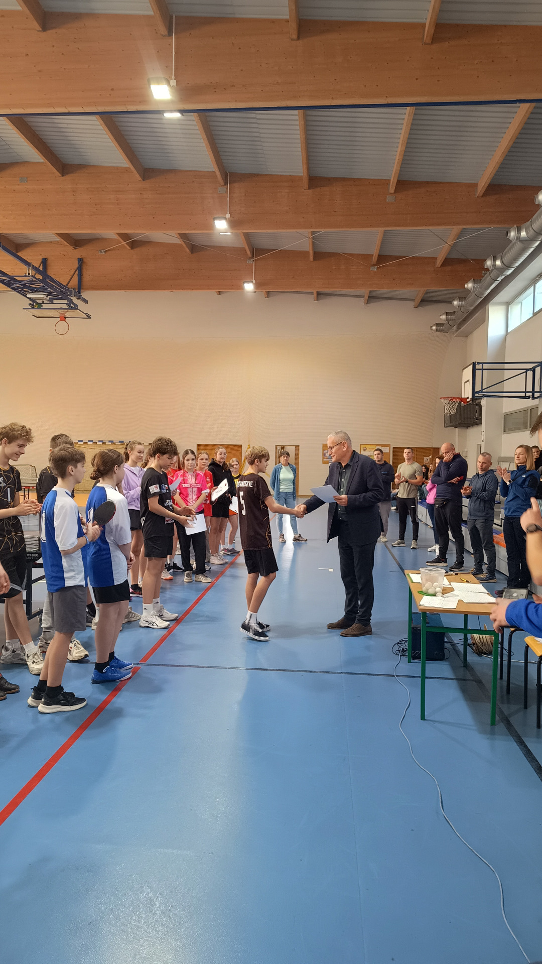 Alt="Szkoła w Zborowskiem- 3 miejsce w tenisie stołowym w Powiecie Lublinieckim"