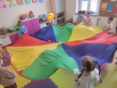 Alt="KAŻDY Z NAS MA SUPERMOCE – zajęcia w oddziałach przedszkolnych."