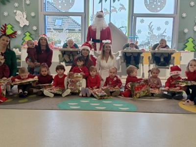 Alt="Wizyta Św. Mikołaja w Klubie Malucha."