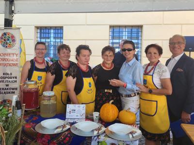 Alt="Zdjęcie przedsatwia zajęcia w roku 2025 w Kole Gospodyń Wiejskich w Sierakowie Śląskim."