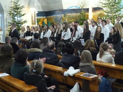 Alt="Zdjęcie przedsawia Koncert Kolęd, który odbył się w Ciasnej 28 grudnia 2025r."